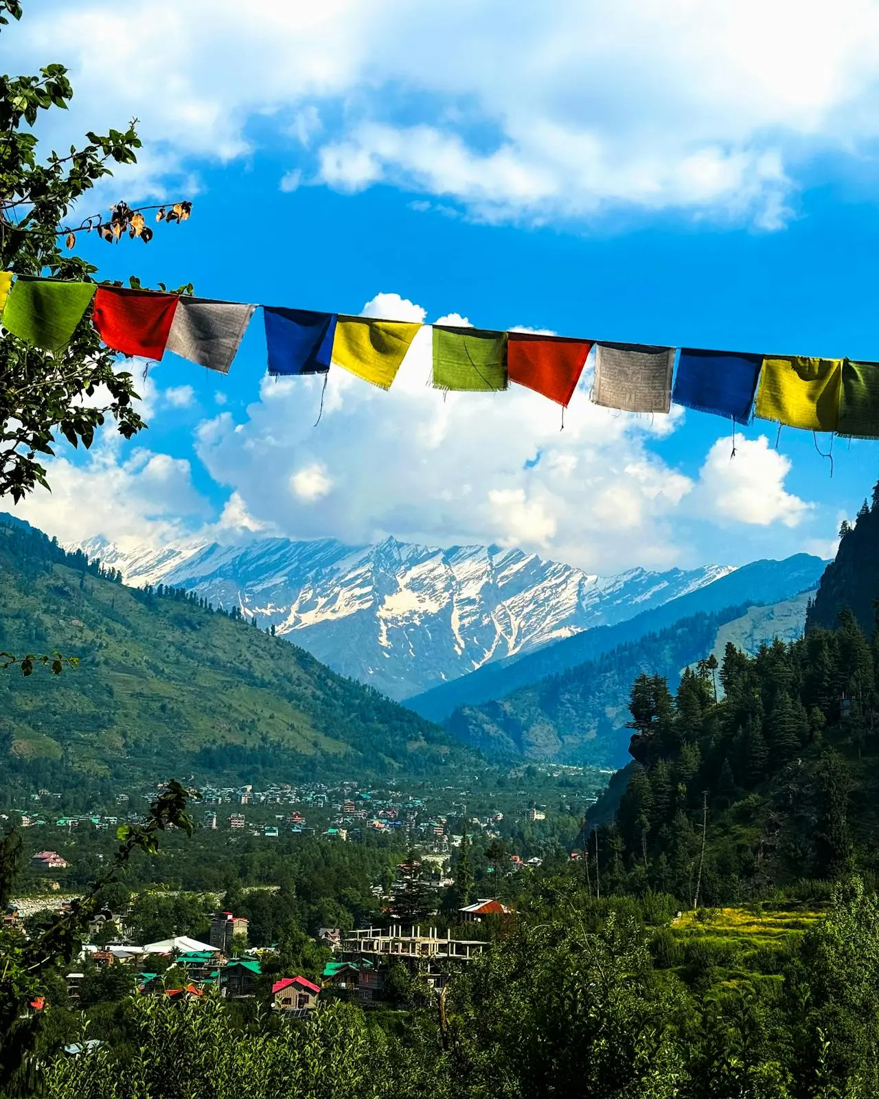 Shimla to Manali scenic drive Kullu Valley Beas River NH3