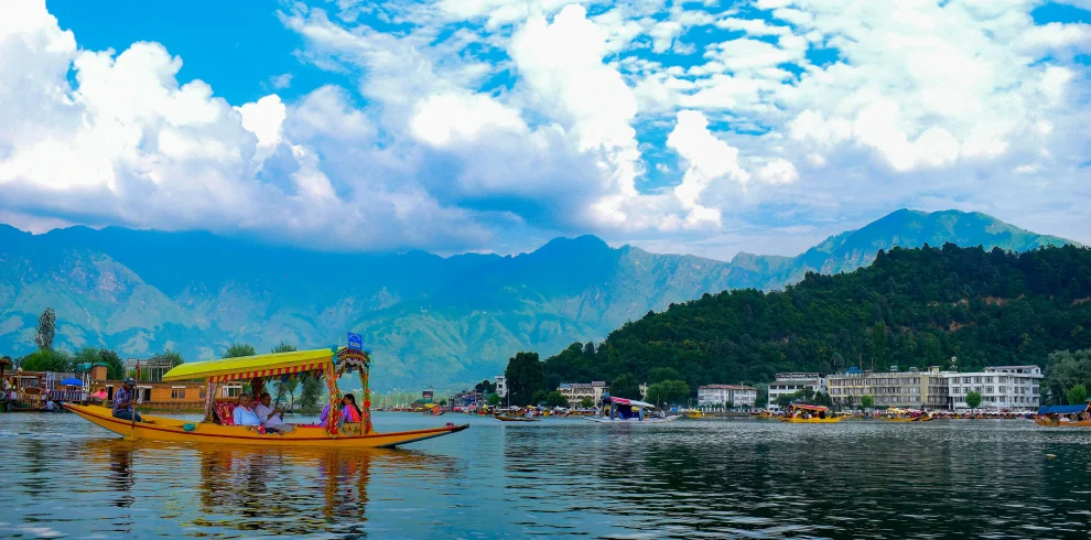 Kashmir Tour - Travel Carnival Dmc